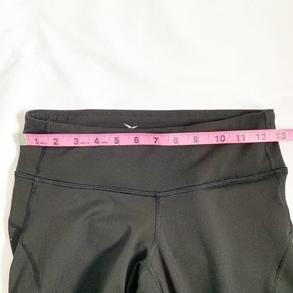 Old Navy Active Go-Dry Black Mesh Panel Cropped Leggings Womens Size Small - Picture 5 of 7